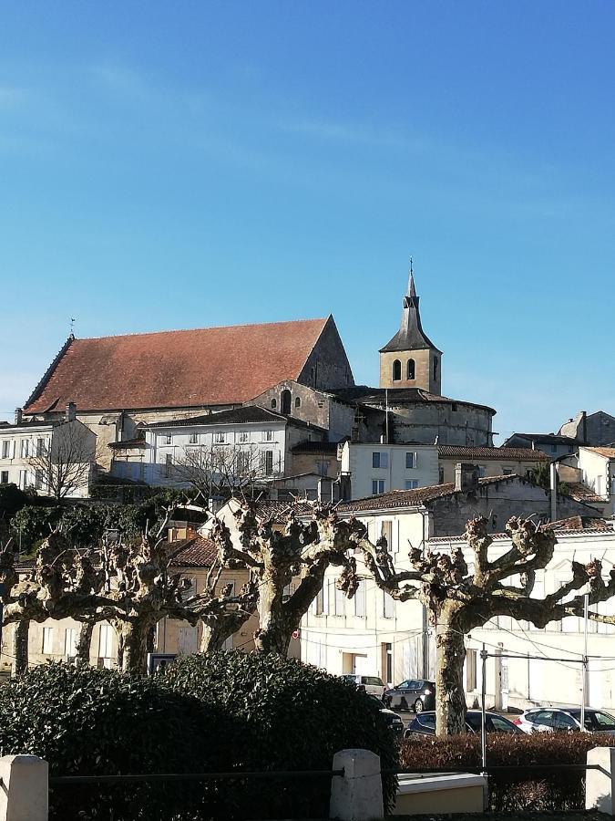 Chambre D'Hotes Chez Sandrine Guîtres Exterior foto